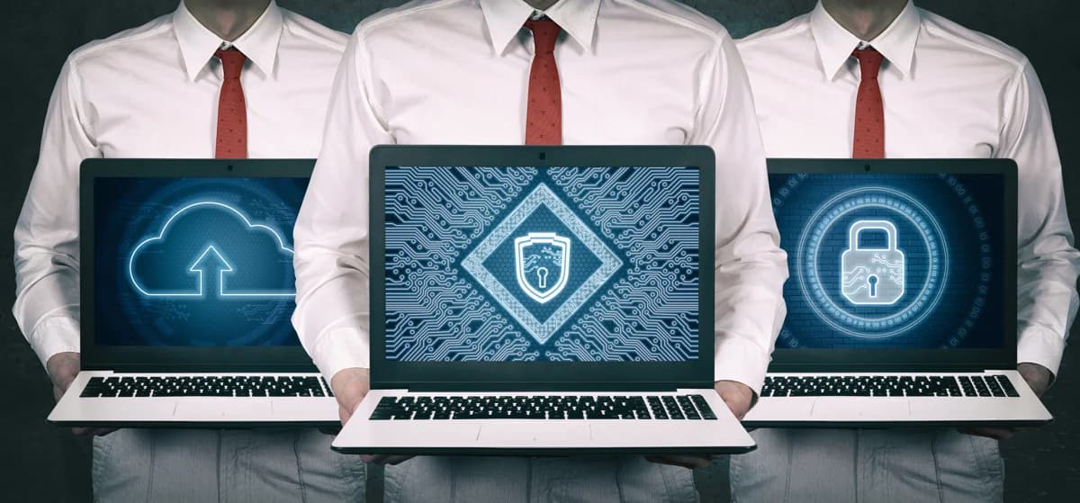 Cybersecurity professionals aan het werk